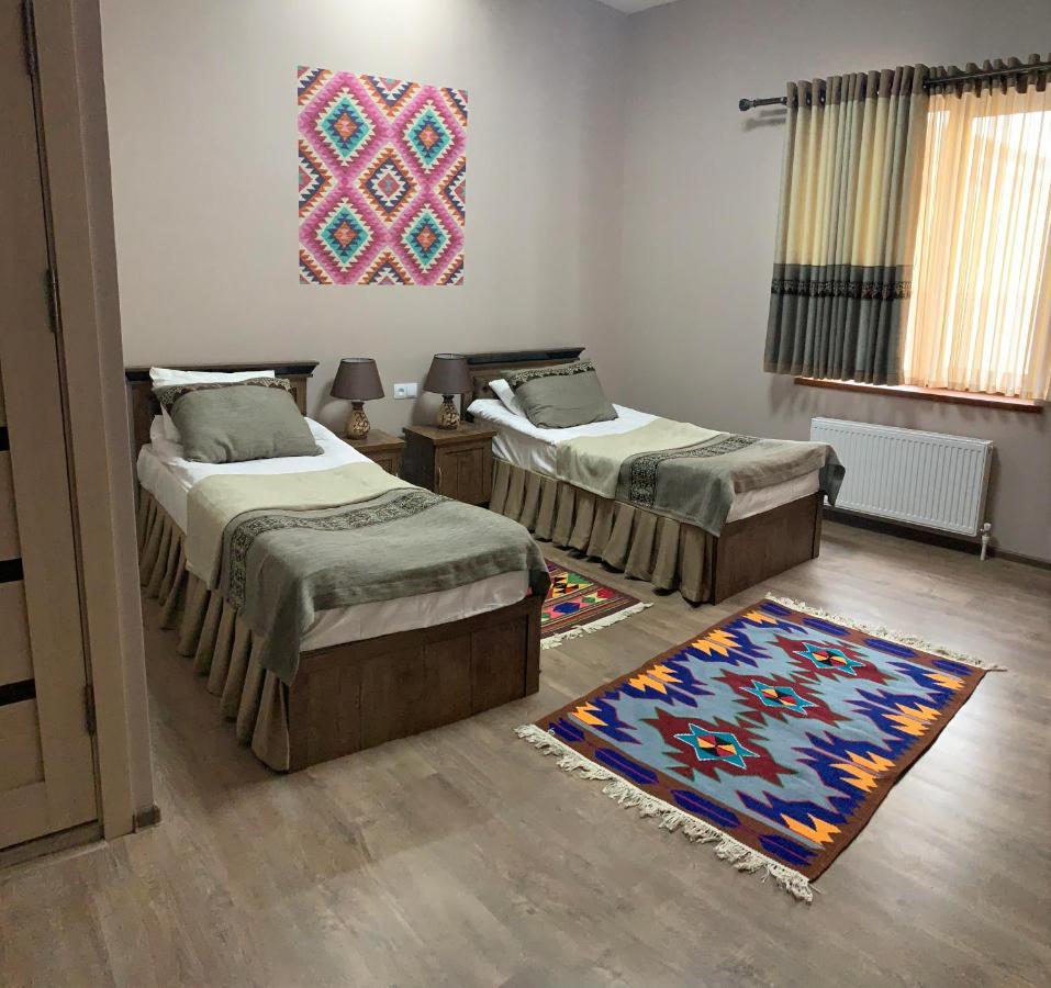 Hotel Al-Rajabiy Tasken Kültér fotó