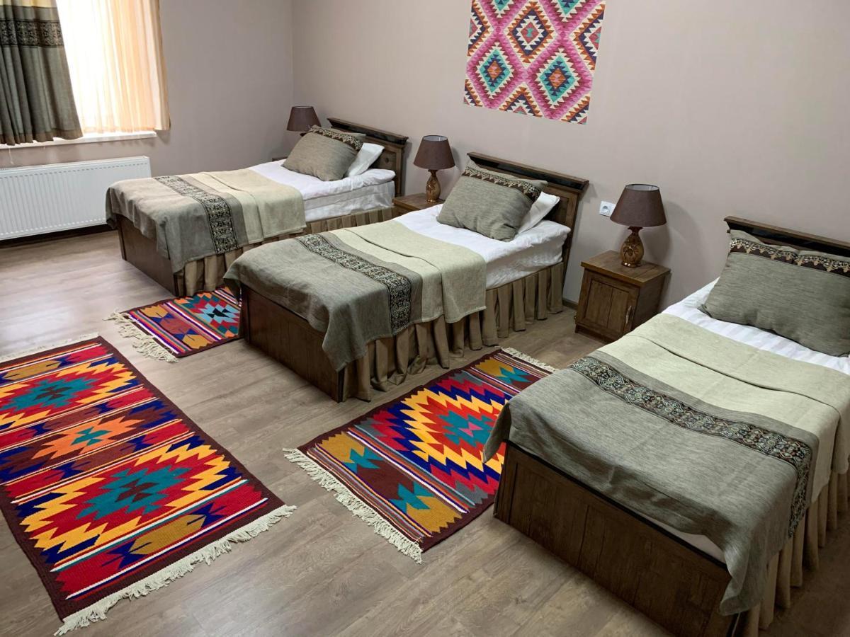 Hotel Al-Rajabiy Tasken Kültér fotó